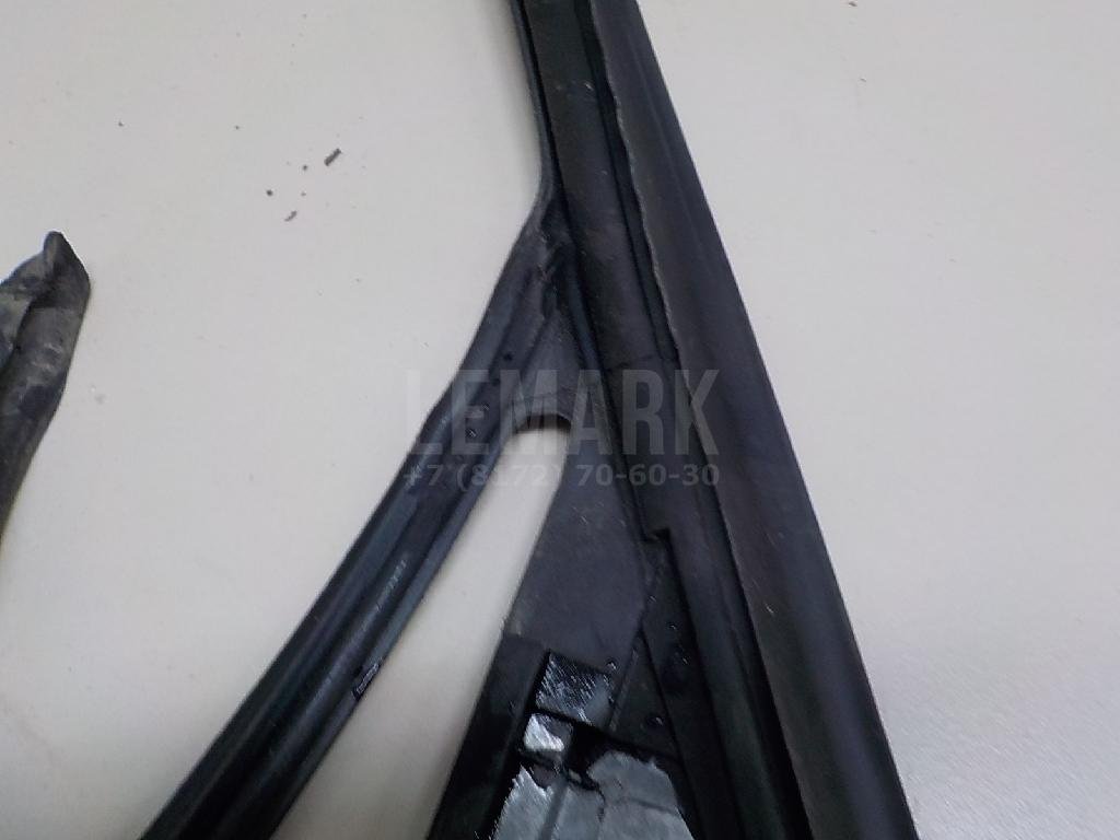 Уплотнитель стекла двери