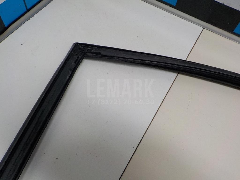 Уплотнитель стекла двери