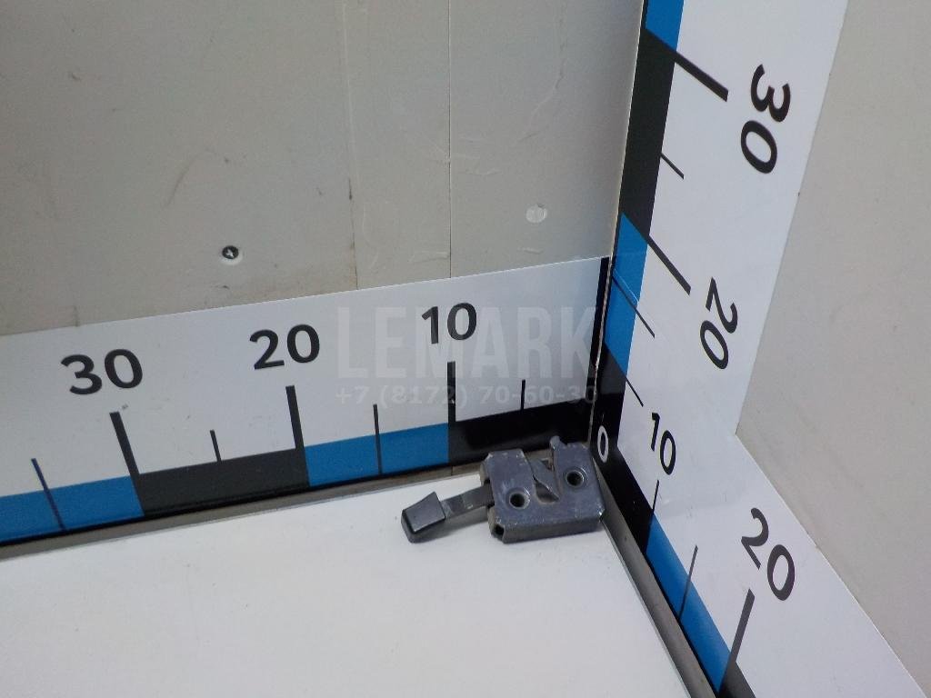 Замок спинки сиденья