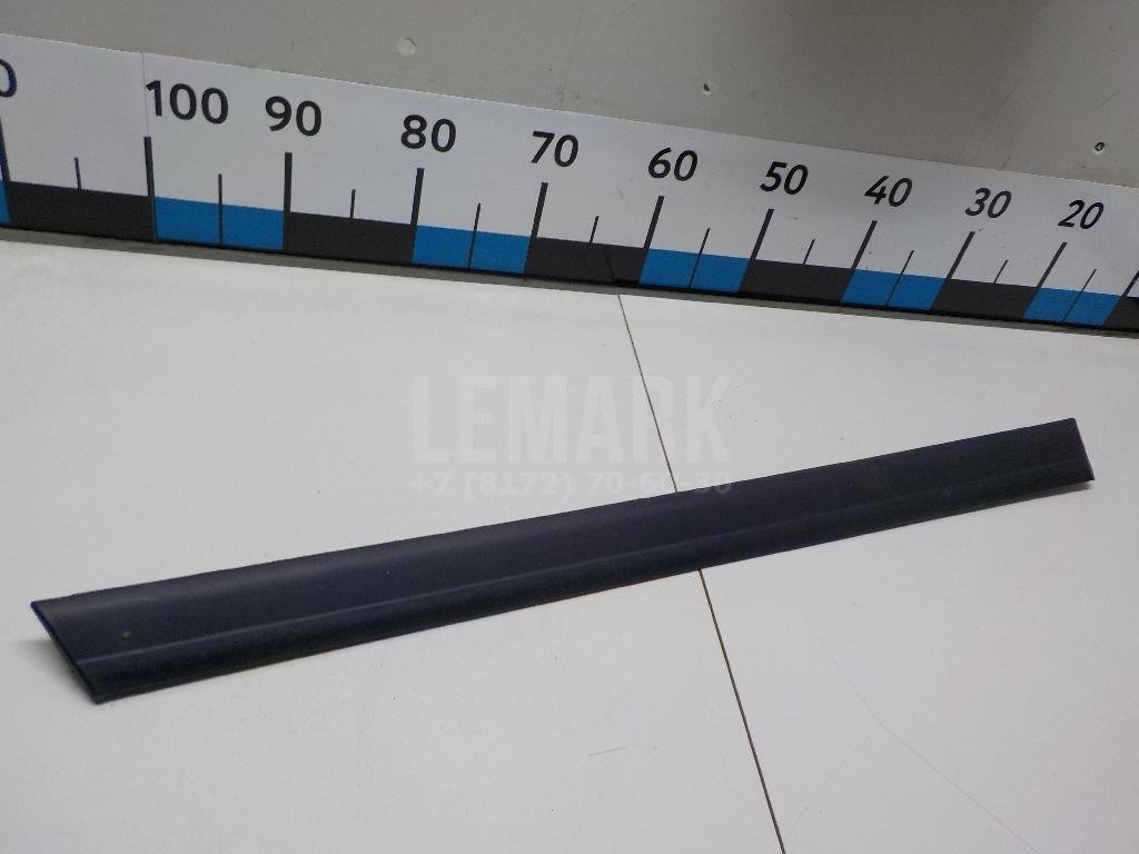 Молдинг задней правой двери