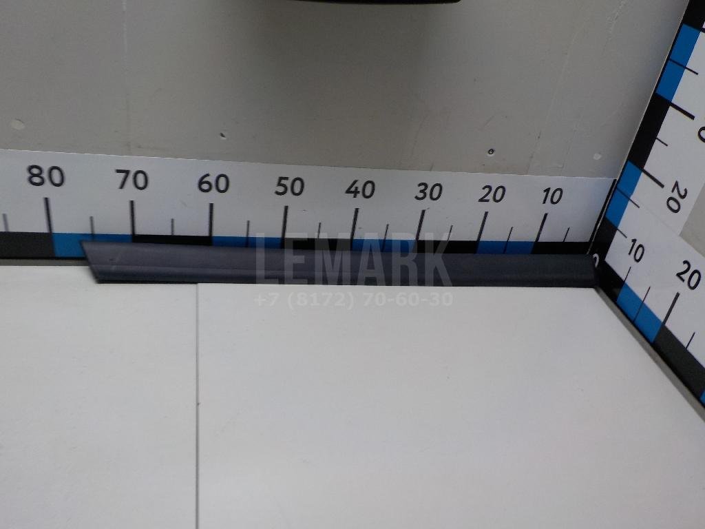 Молдинг задней правой двери