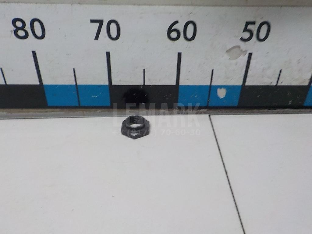 Гайка хвостовика