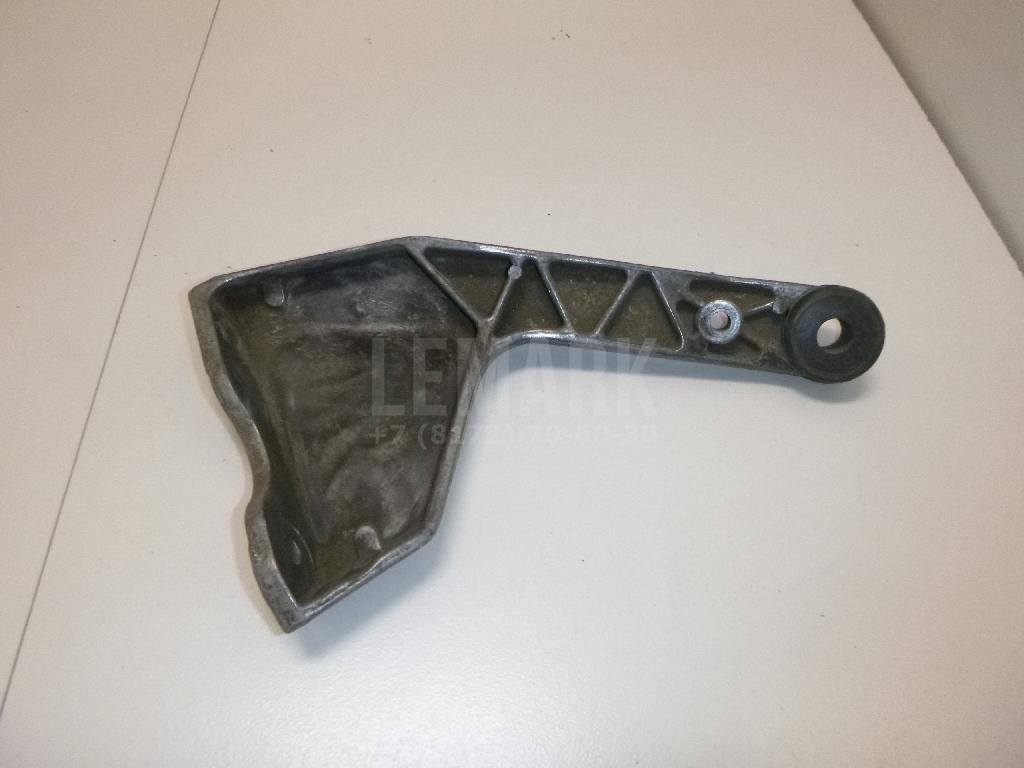 Кронштейн глушителя