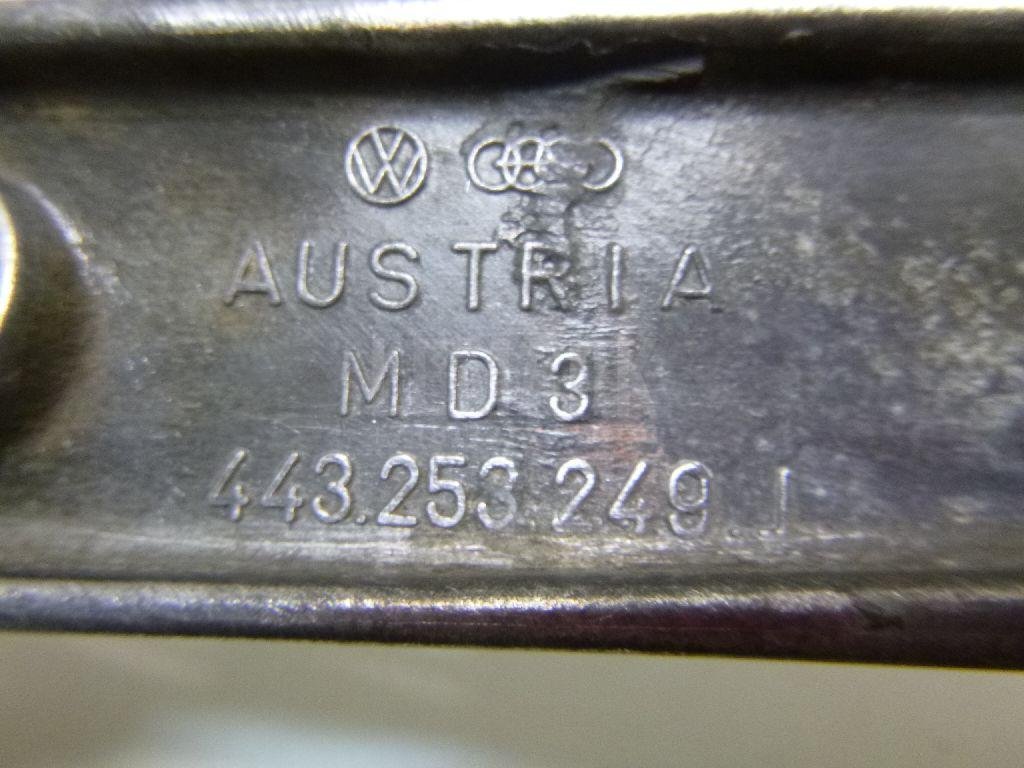 Кронштейн глушителя