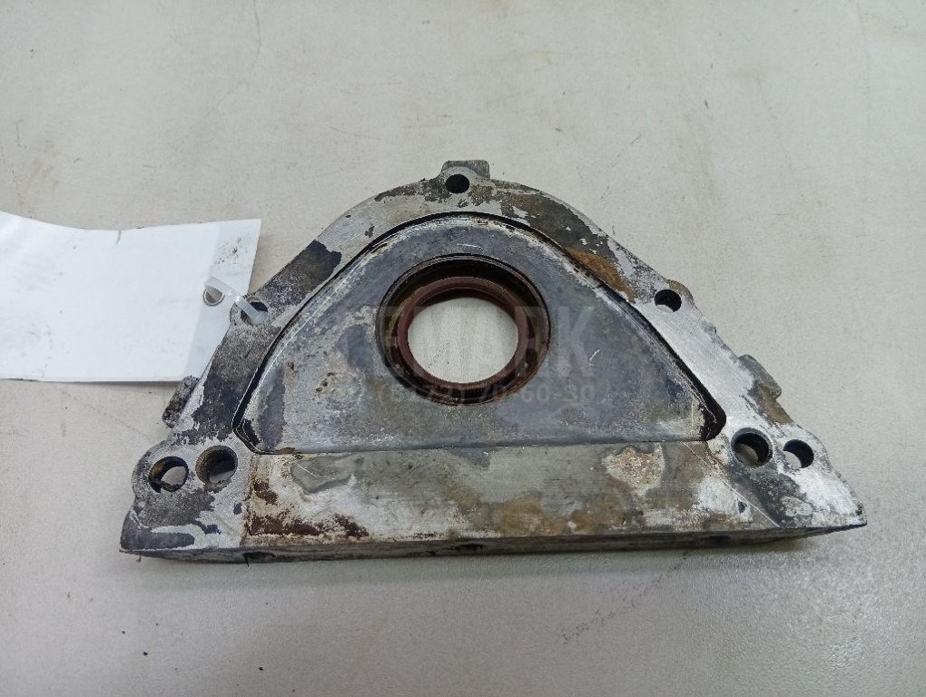 Крышка двигателя передняя