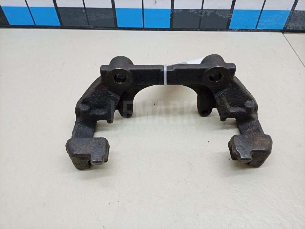 Скоба суппорта переднего для  Audi A3 [8PA] Sportback 2004-2013