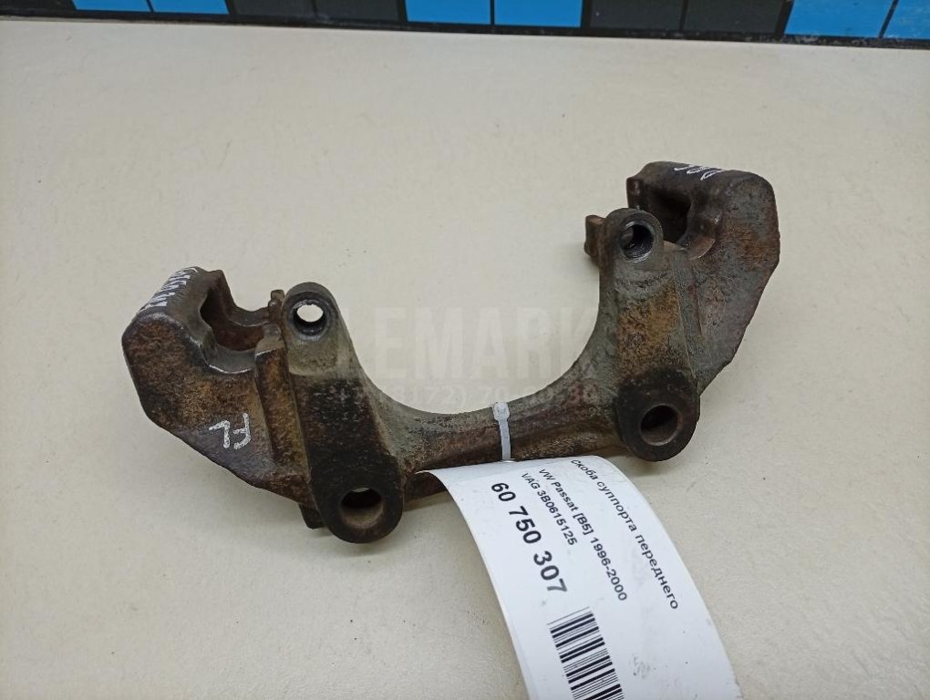 Скоба суппорта переднего