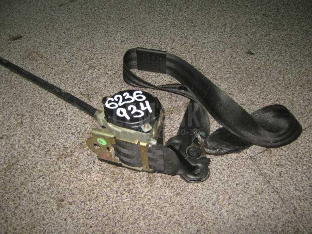 Ремень безопасности