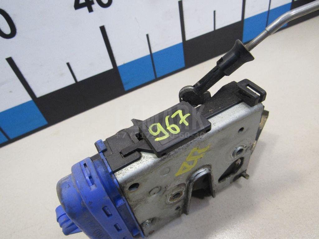 Замок двери задней правой