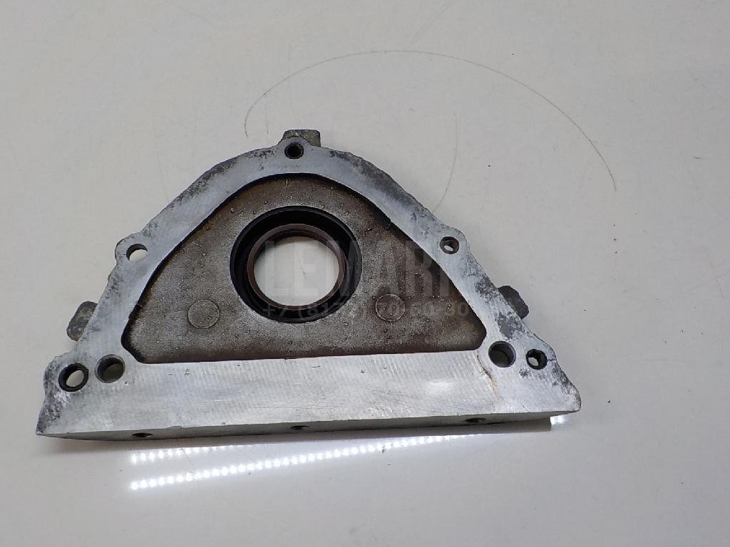 Крышка двигателя передняя