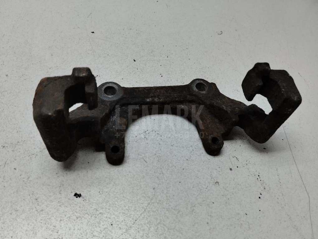 Скоба суппорта переднего