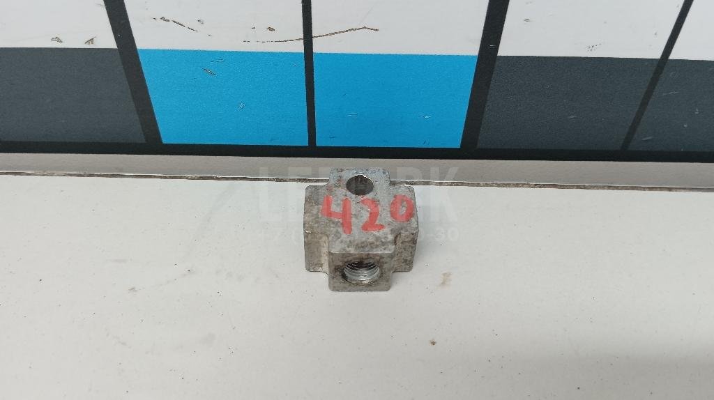 Тройник (тормозная)