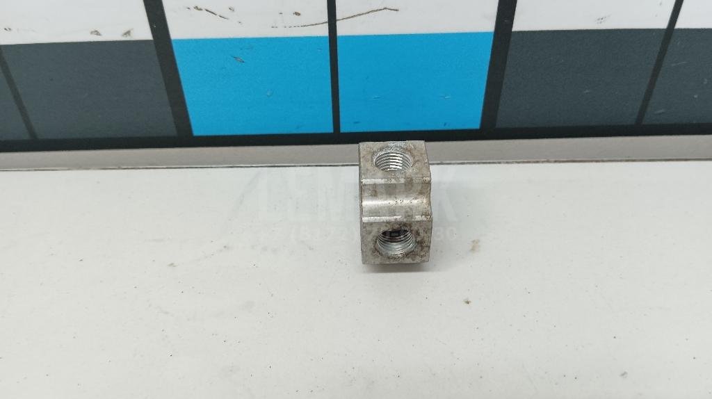 Тройник (тормозная)