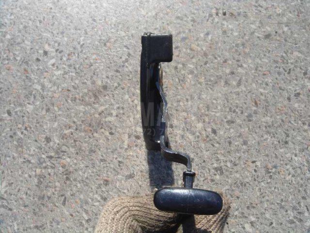 Ручка открывания капота