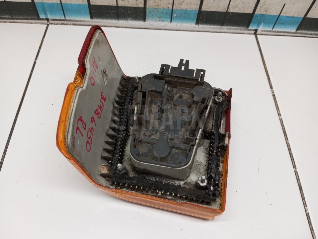 Фонарь задний левый для  Audi A4 [B9] 2015