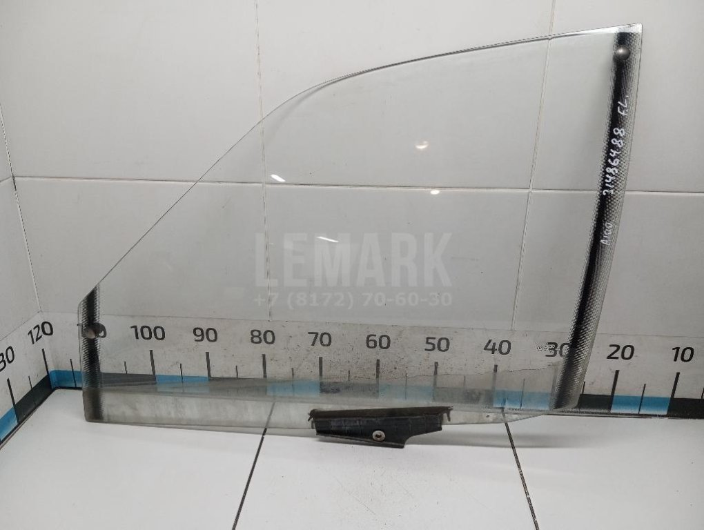 Стекло двери передней левой