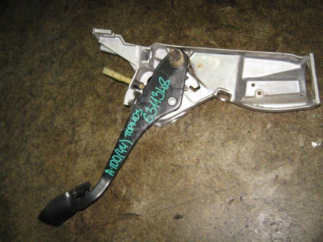 Педаль тормоза