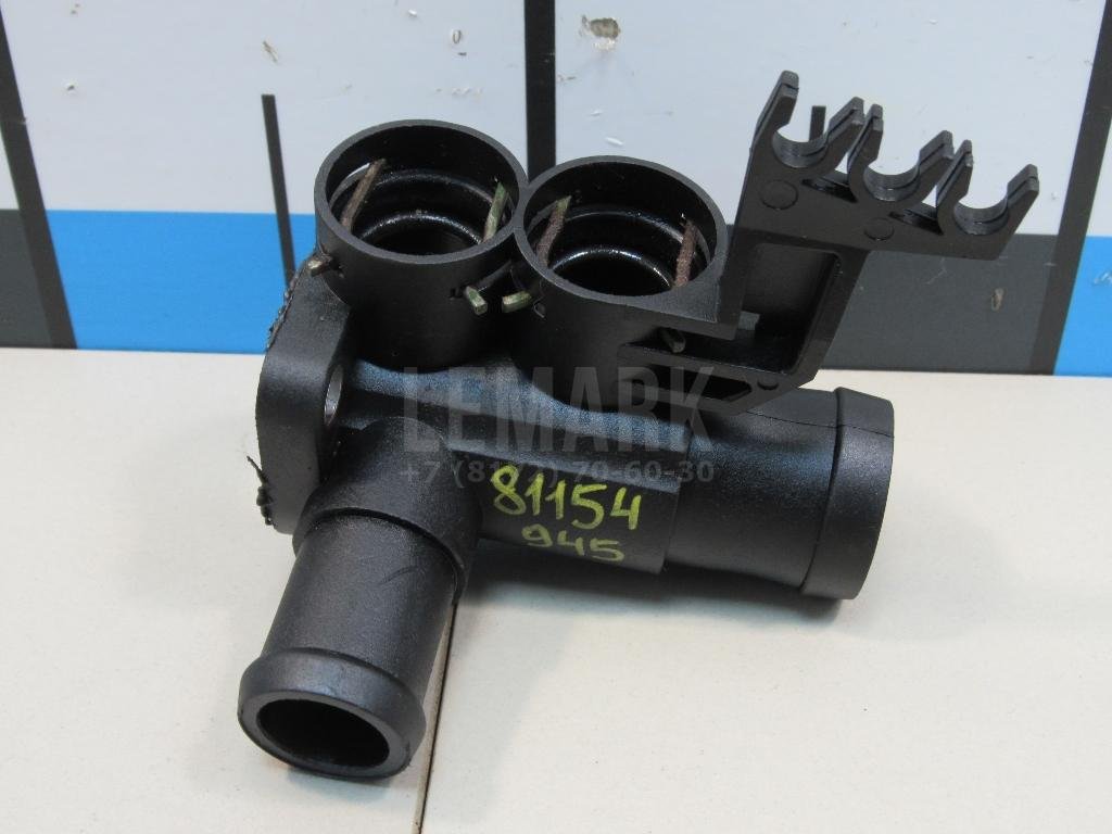 Фланец двигателя системы охлаждения