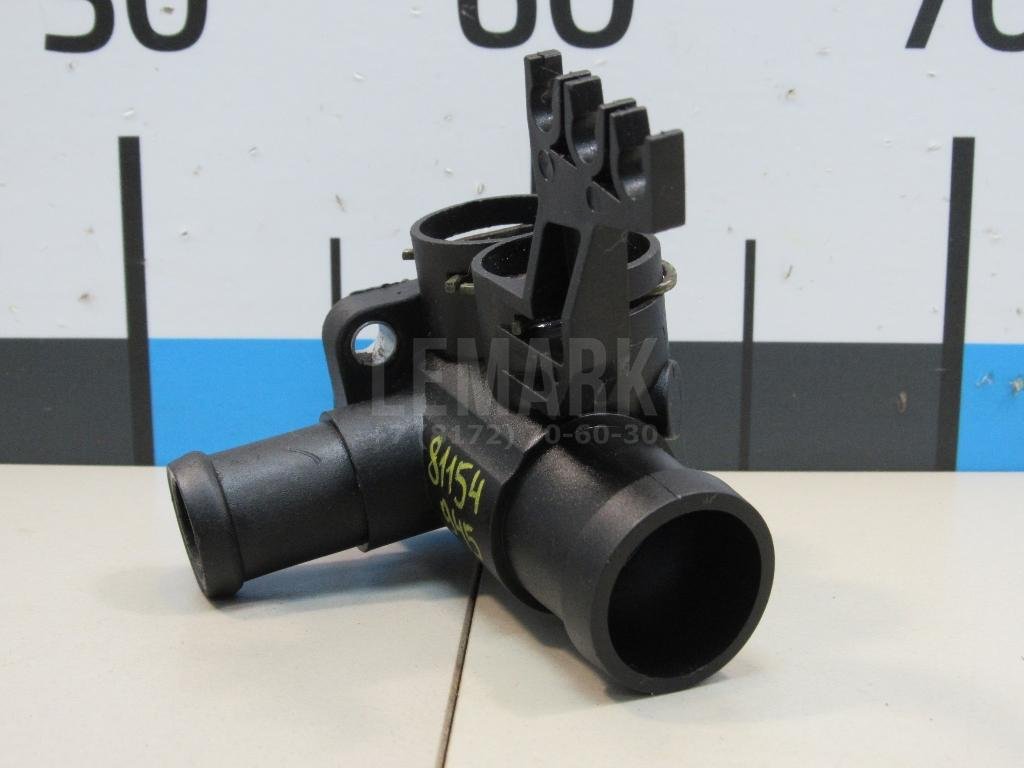 Фланец двигателя системы охлаждения