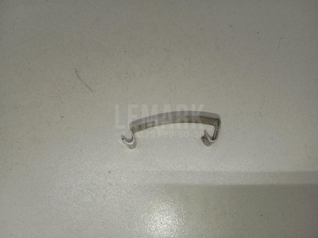 Скоба для  Audi A1 (8X) 2010-2018