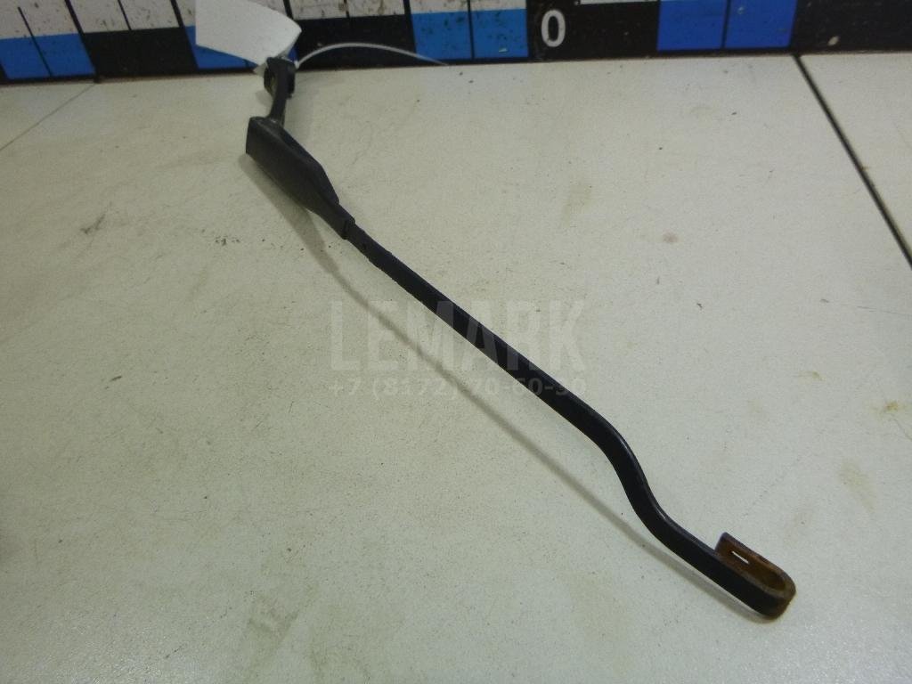 Поводок стеклоочистителя передний левый