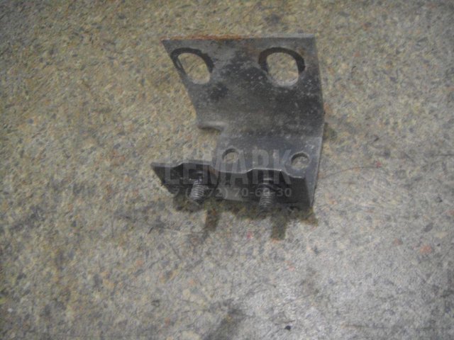 Кронштейн заднего бампера левый