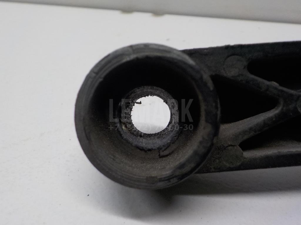 Поводок стеклоочистителя передний левый