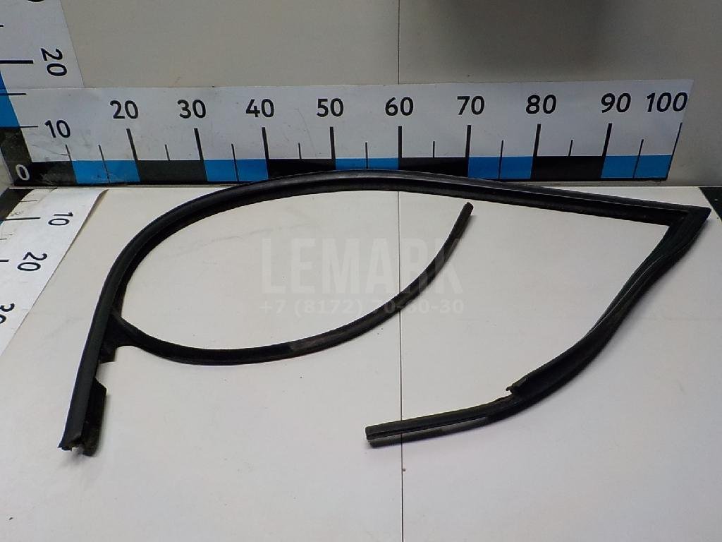 Уплотнитель стекла двери для  Acura MDX 2001-2006