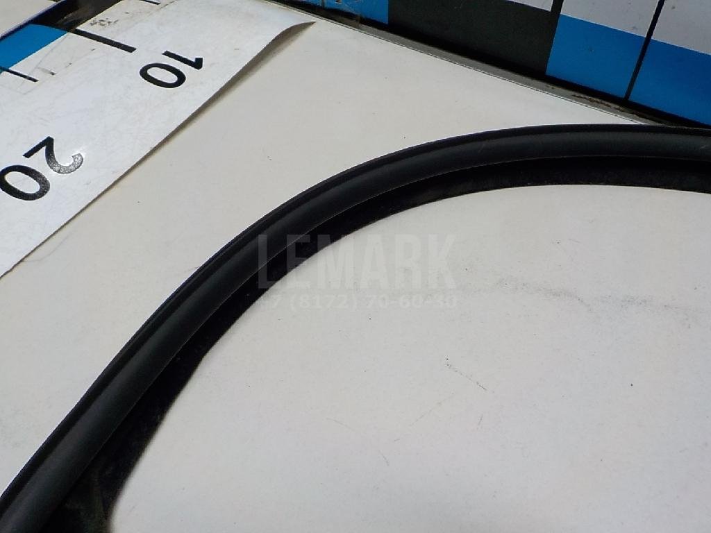 Уплотнитель стекла двери для  Acura MDX 2001-2006