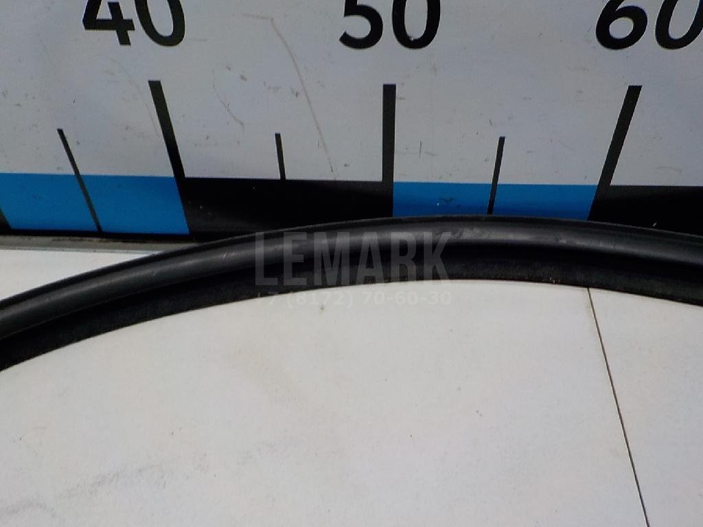 Уплотнитель стекла двери для  Acura MDX 2001-2006