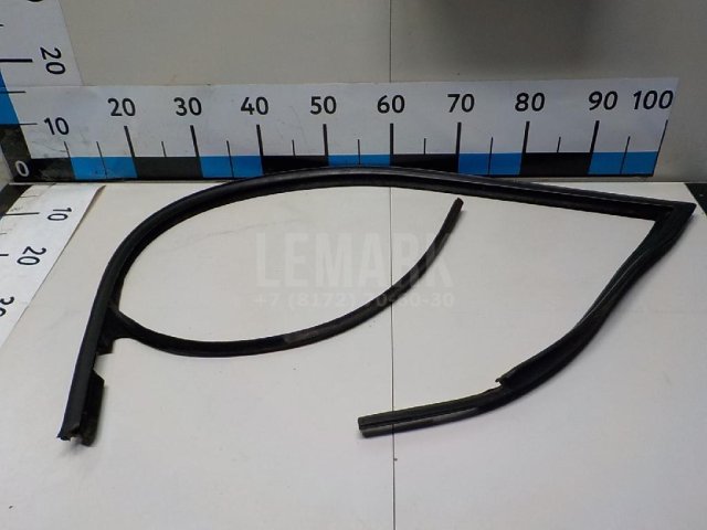 Уплотнитель стекла двери