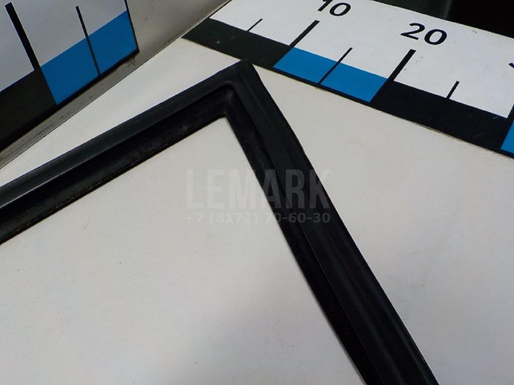 Уплотнитель стекла двери для  Acura MDX 2001-2006