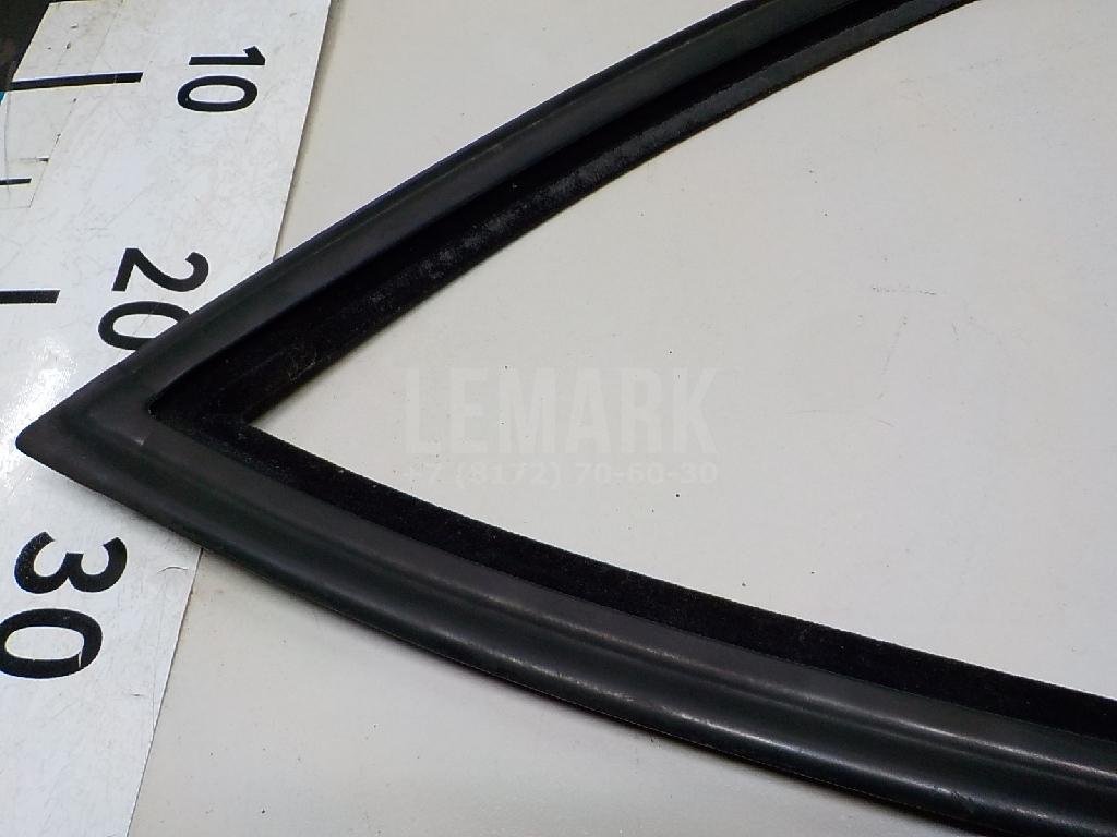 Уплотнитель стекла двери для  Audi 80/90 [B4] 1991-1995