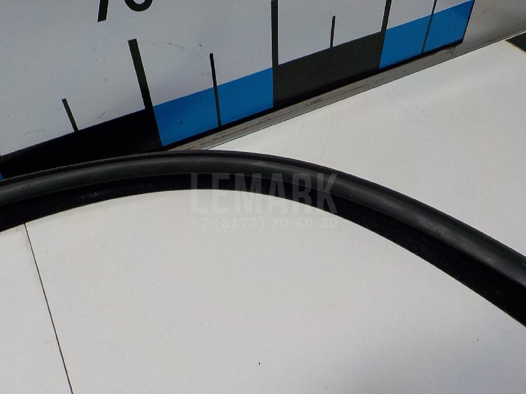 Уплотнитель стекла двери для  Audi 80/90 [B4] 1991-1995