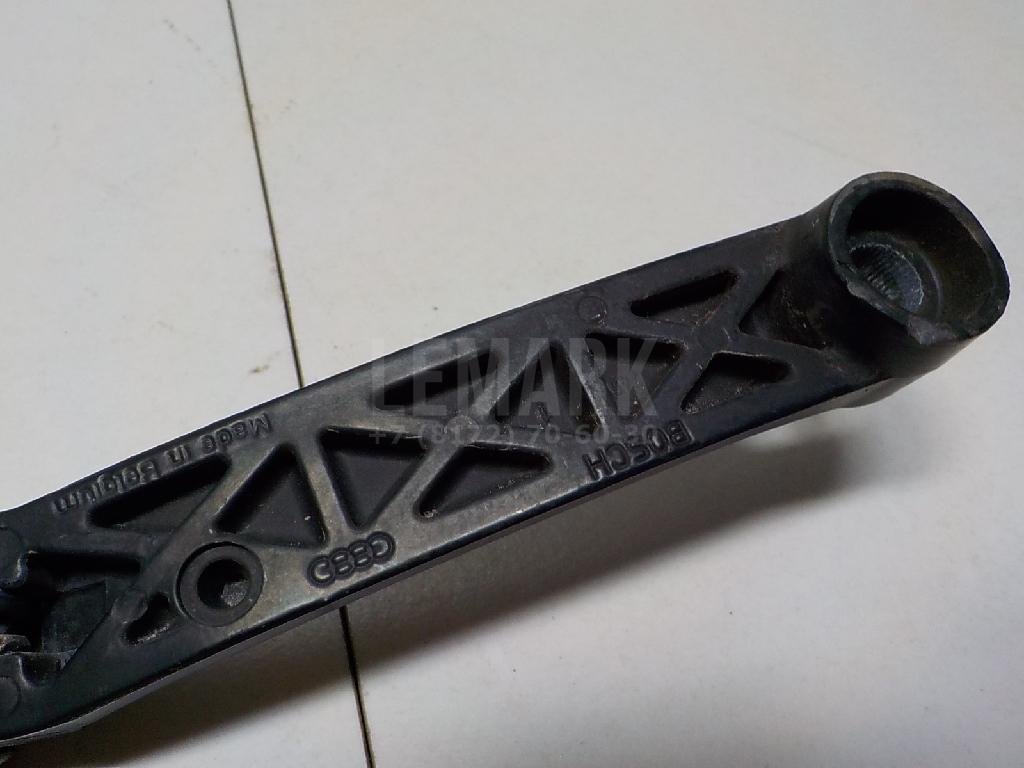 Поводок стеклоочистителя передний левый