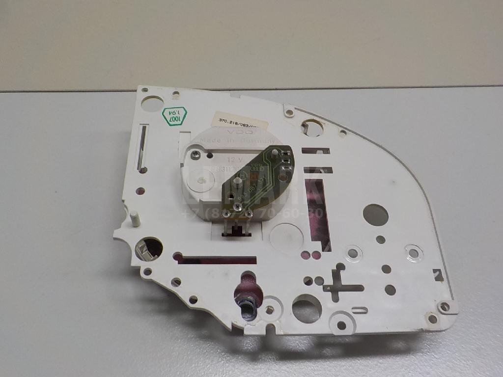 Часы для  Audi A4 [B7] 2005-2007