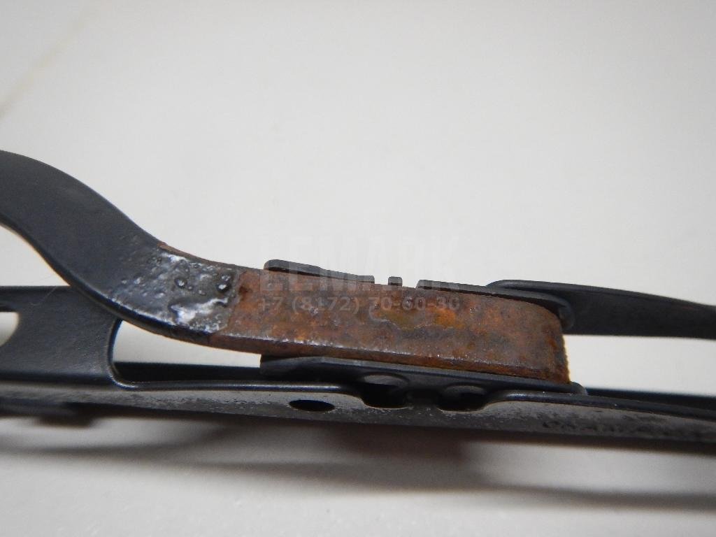 Поводок стеклоочистителя передний левый