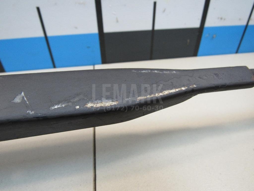 Поводок стеклоочистителя передний левый