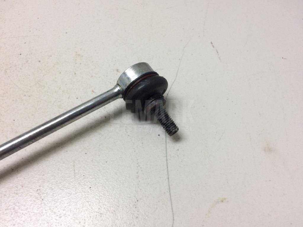 Стойка переднего стабилизатора