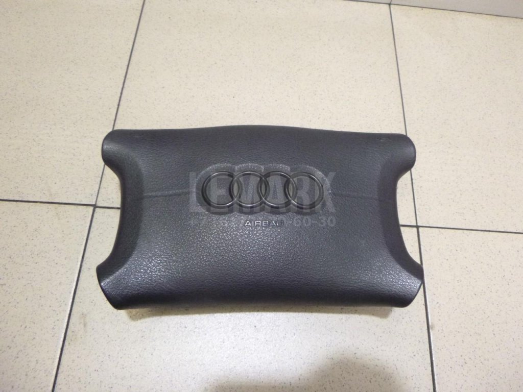 Подушка безопасности в рулевое колесо