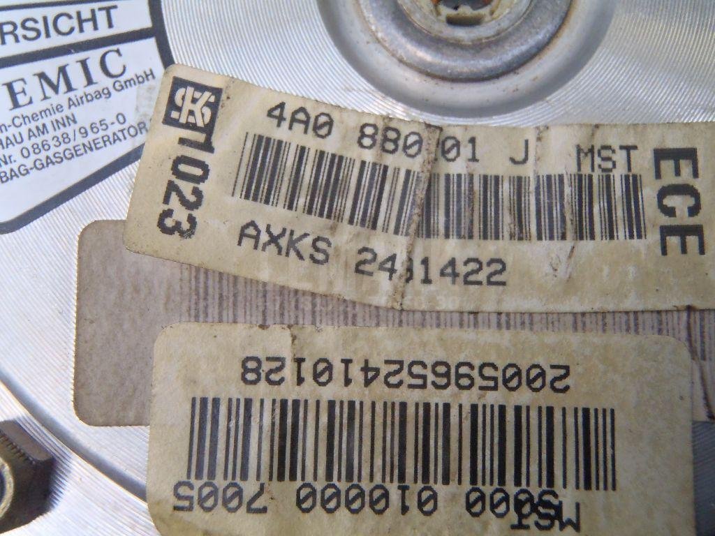 Подушка безопасности в рулевое колесо