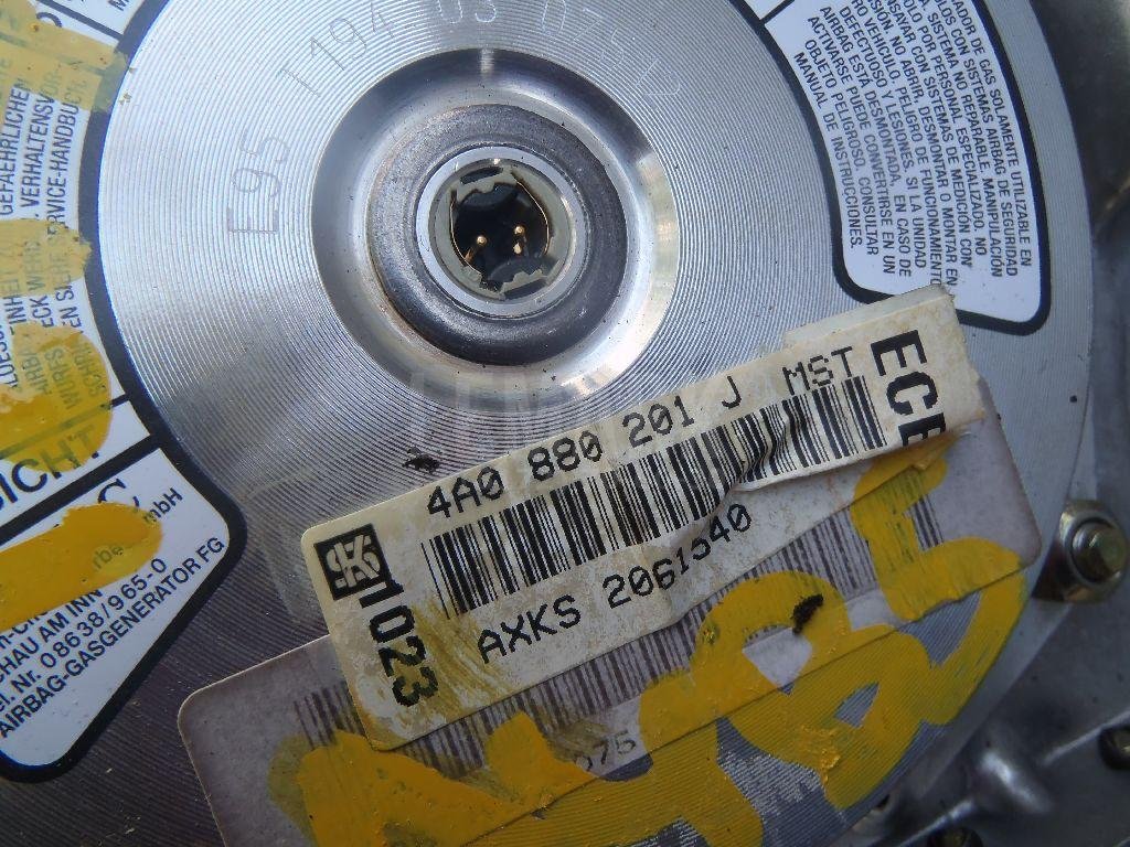 Подушка безопасности в рулевое колесо