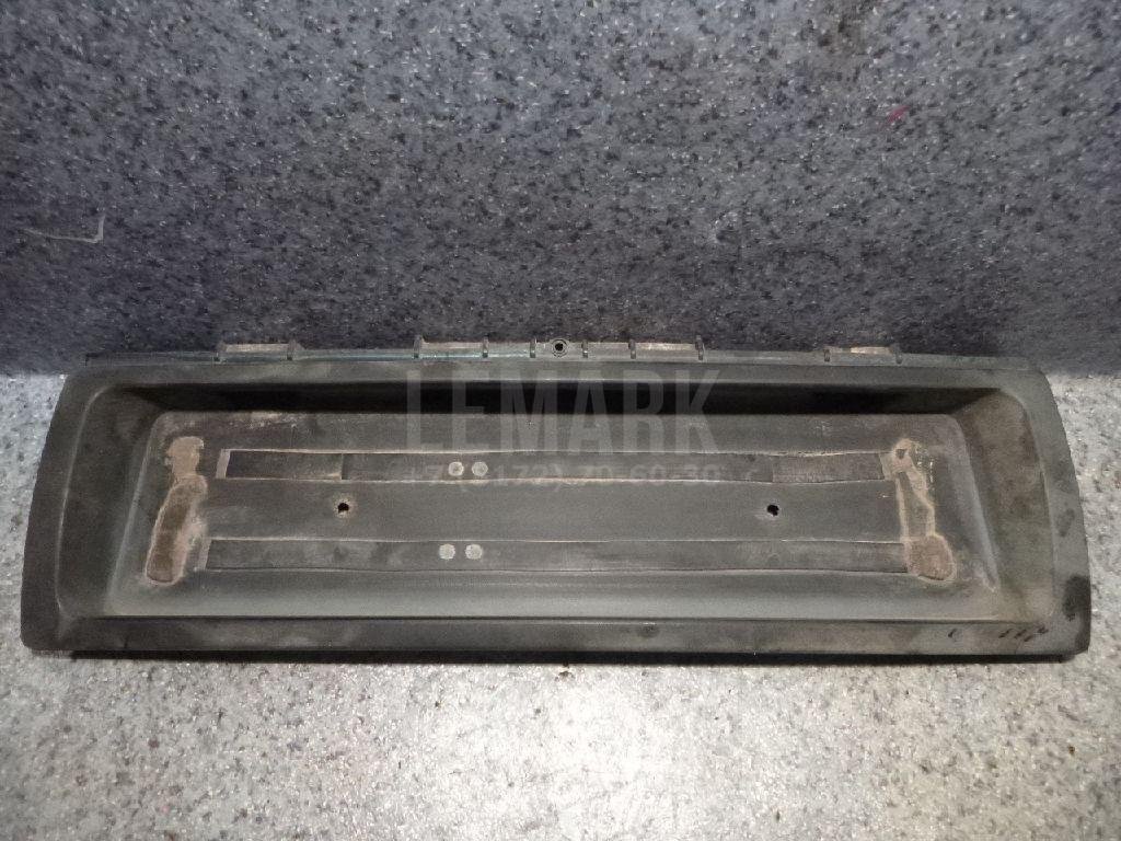 Накладка крышки багажника