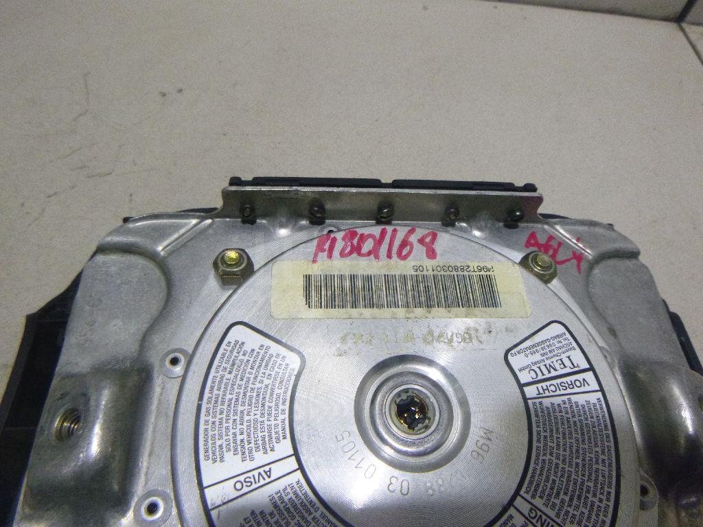 Подушка безопасности в рулевое колесо