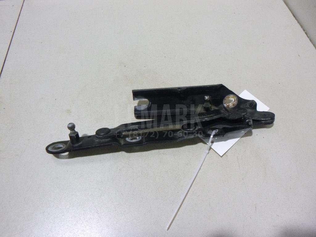 Петля крышки багажника