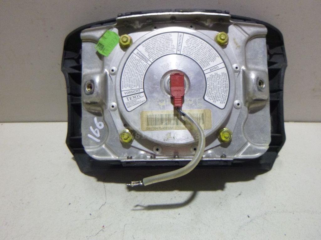 Подушка безопасности в рулевое колесо