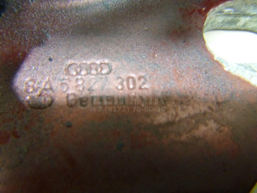 Петля крышки багажника