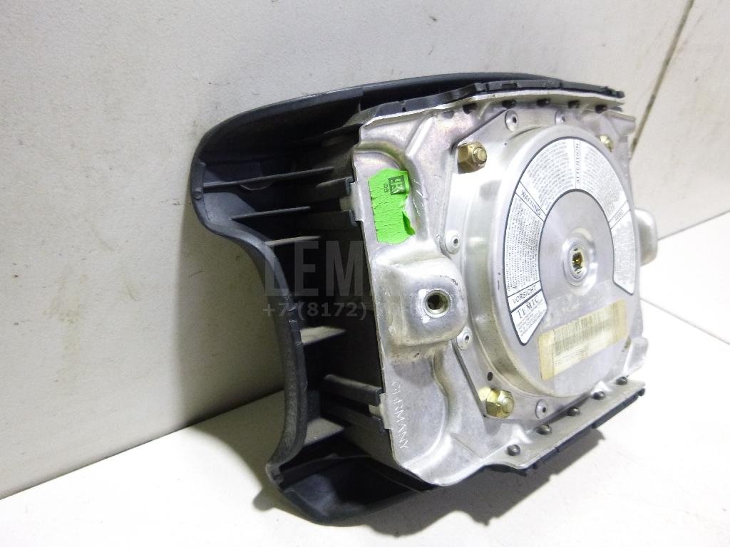 Подушка безопасности в рулевое колесо