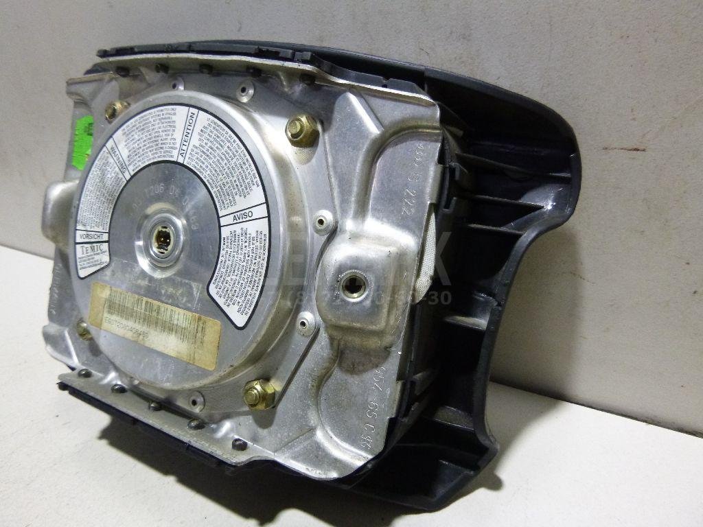 Подушка безопасности в рулевое колесо