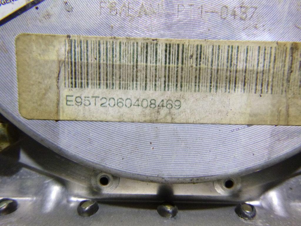 Подушка безопасности в рулевое колесо